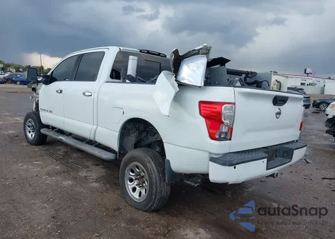 2018 Nissan Titan Xd Sv Diesel z USA, uszkodzony, nr VIN 1N6BA1F41JN526144